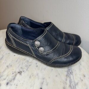 Clarks Bendable Shoes Size 6 M navy blue Leather comfort